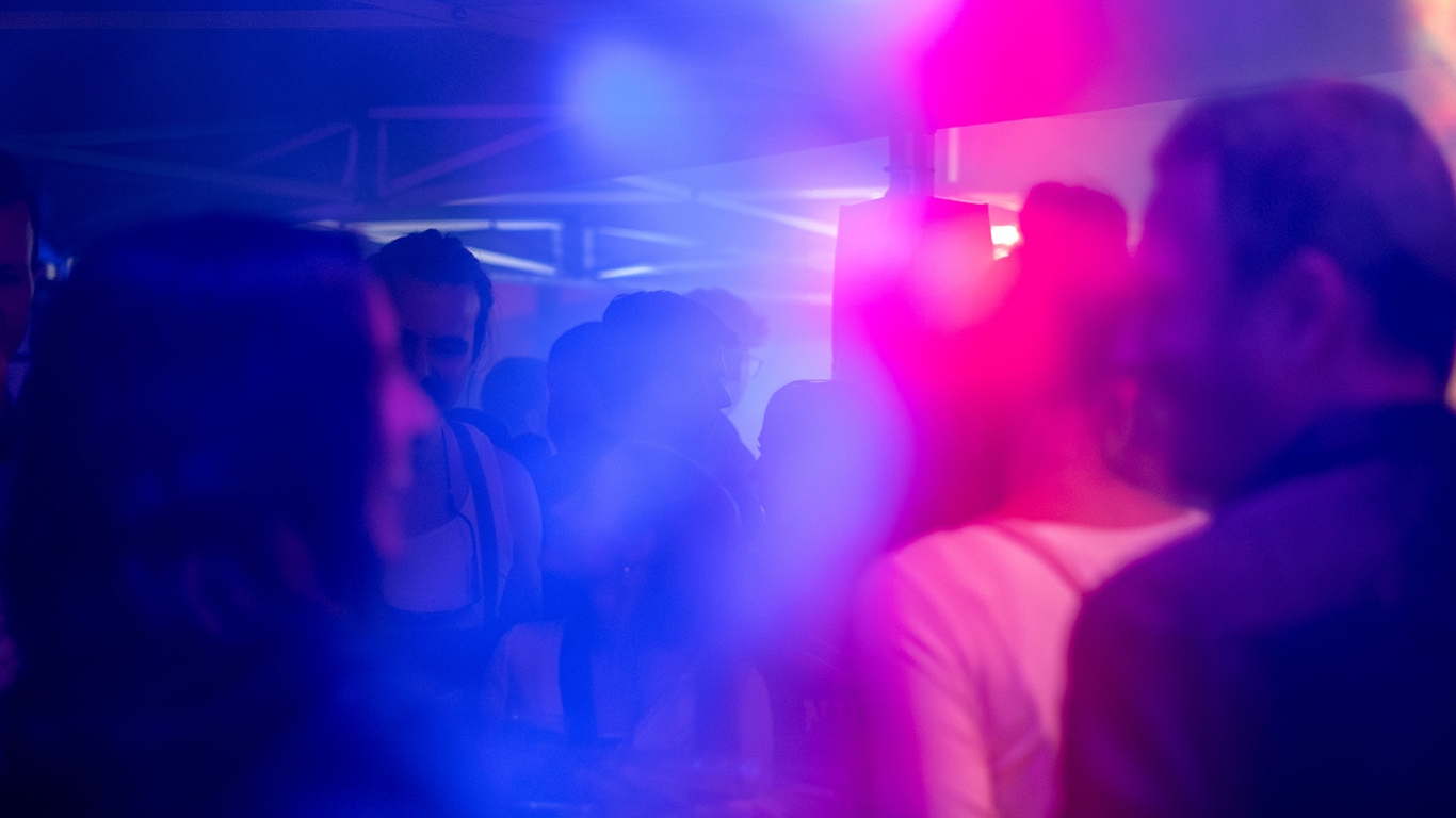 Eventtechnik-Catering-Reborn-Bar-Gastro-Event